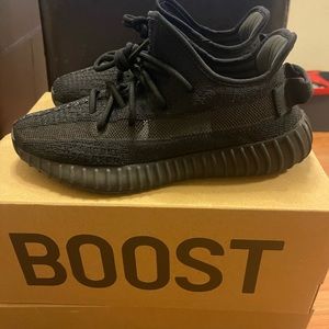 Yeezy 350 V2 onyx